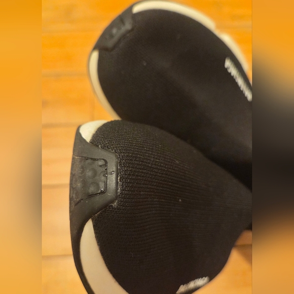 Balenciaga Black Knit Sneakers with White Sole - Copy - Picture 10 of 12